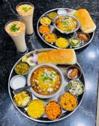 जोगेश्वरी स्पेशल मिसळ थाळी