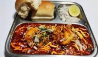 Special. Vada Rassa Tat ( Jalebi, Koshimbir, Papad, Bisleri )