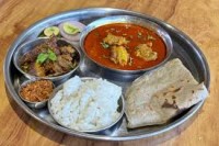 सुरभी पाटिलवाडा साधी मटण थाळी
