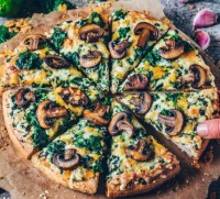 Mushroom & Spinach Pizza (Medium)